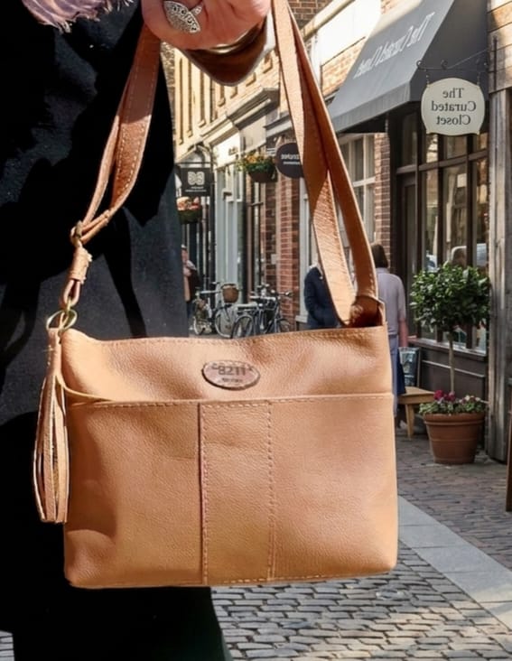 Axis crossbody Sand - Image 5