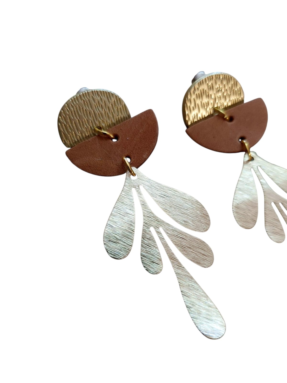 Khalani Earrings leaf half circle
