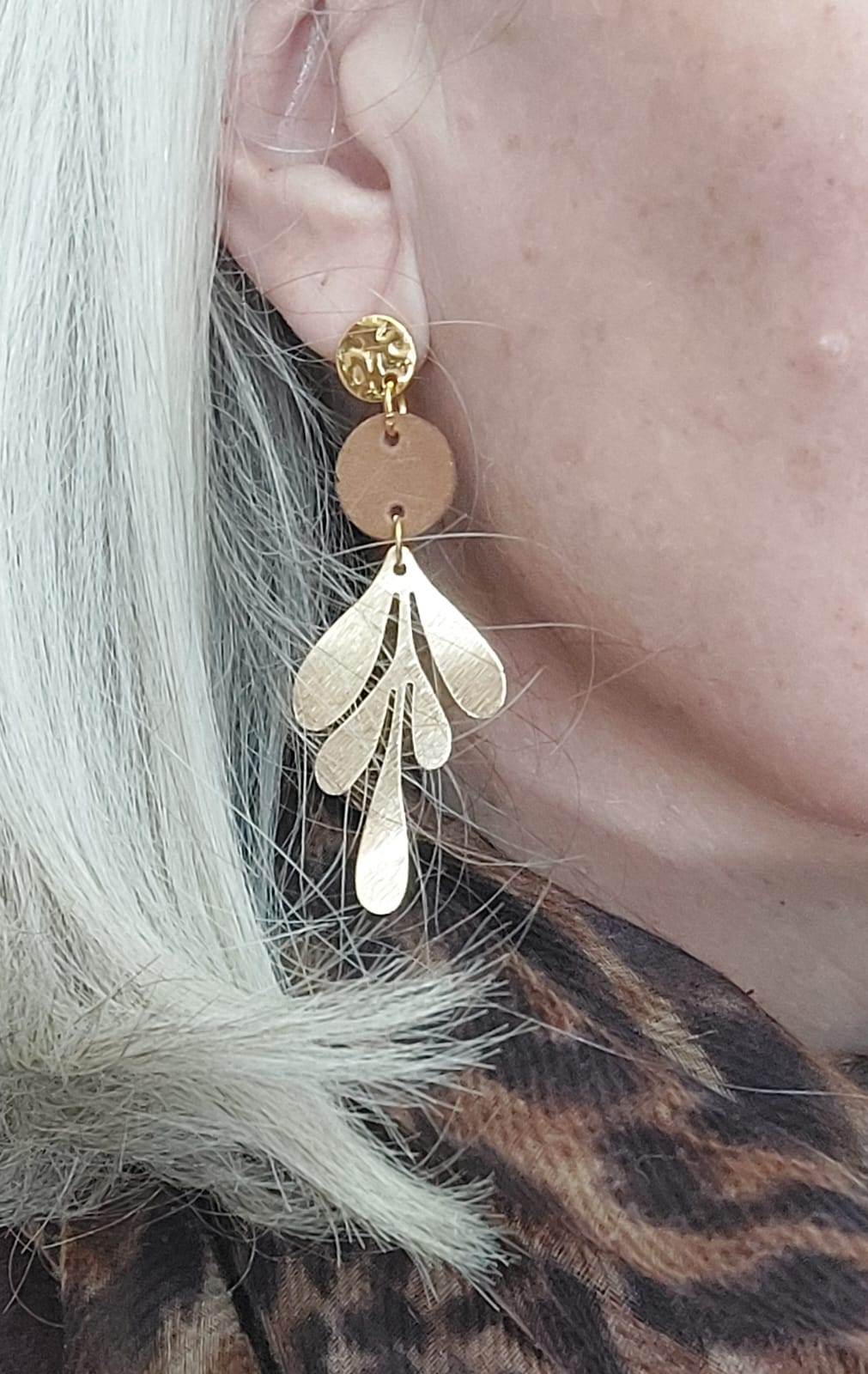 Khalani Earrings leaf circles - Image 2