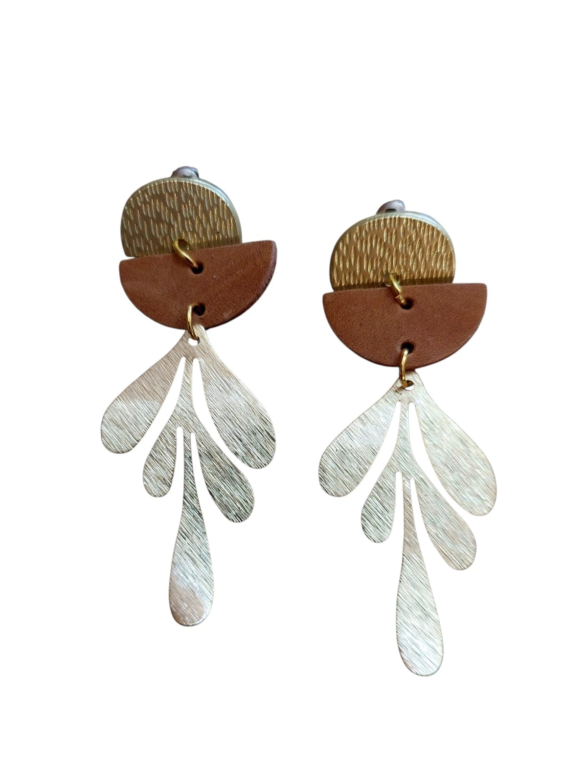 Khalani Earrings leaf half circle - Image 2